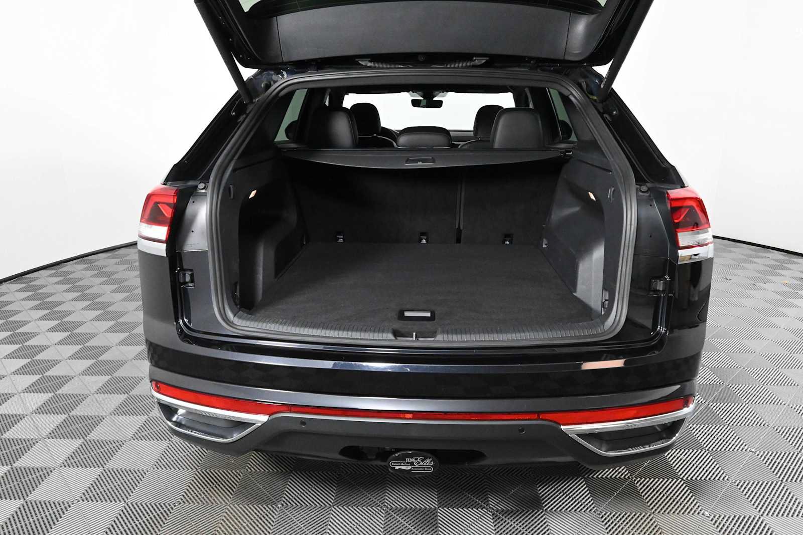 Certified 2023 Volkswagen Atlas Cross Sport SEL AWD/4WD image 9