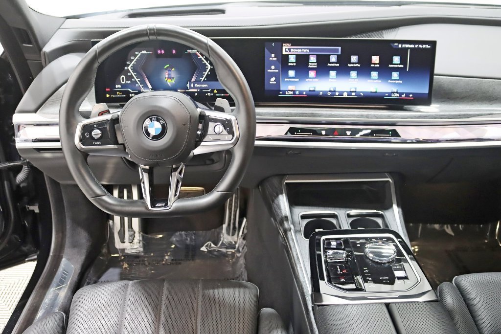 Used 2023 BMW 760i xDrive AWD/4WD image 13