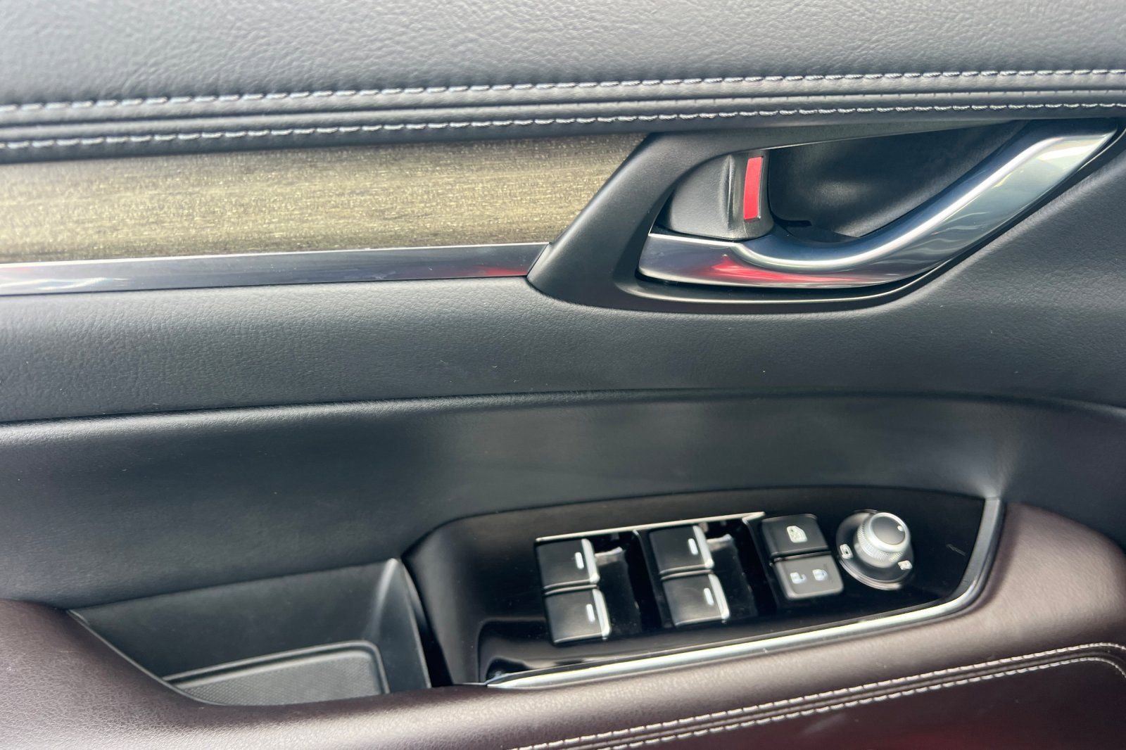 Certified 2025 MAZDA CX-5 Signature image 9