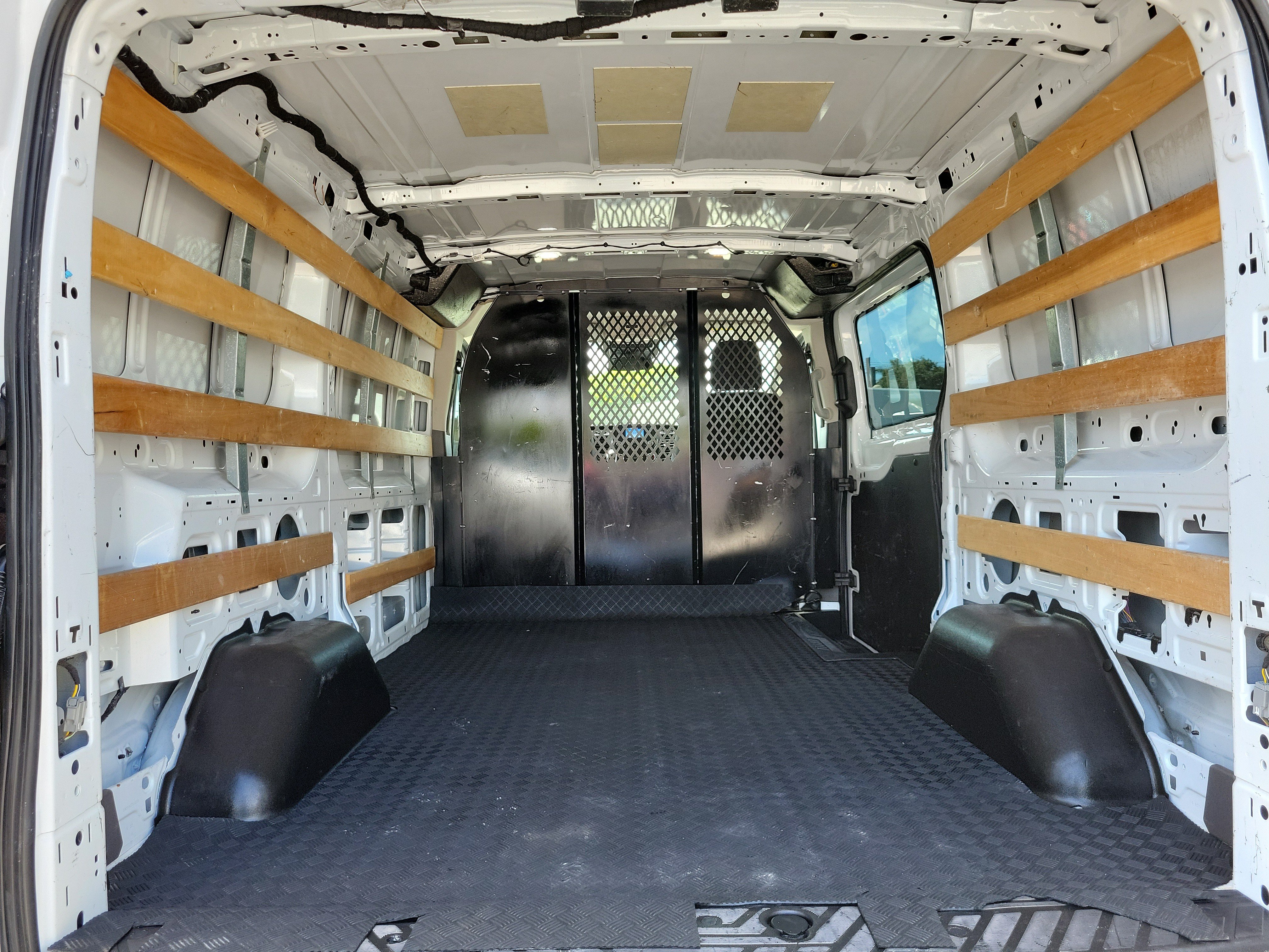 Used 2024 Ford Transit 250 Low Roof w/ Exterior Upgrade Package RWD image 14