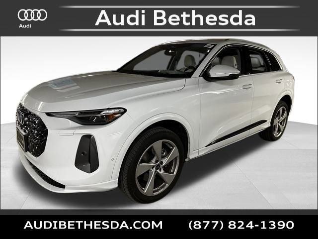 Certified 2025 Audi Q5 Premium Plus w/ Premium Plus image 3