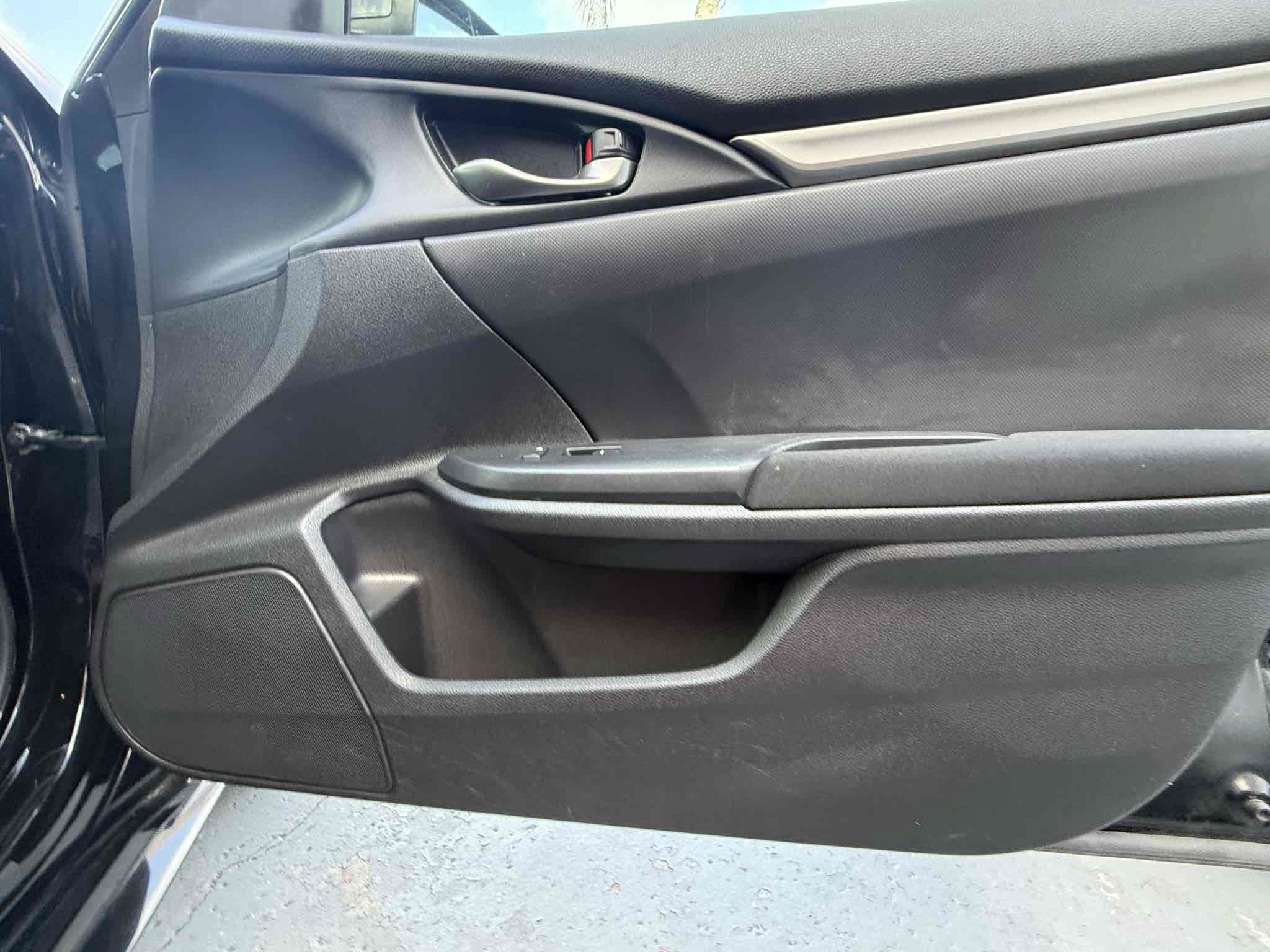 Used 2018 Honda Civic Sport image 40