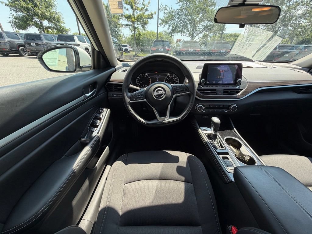 Used 2023 Nissan Altima 2.5 SV AWD/4WD image 19