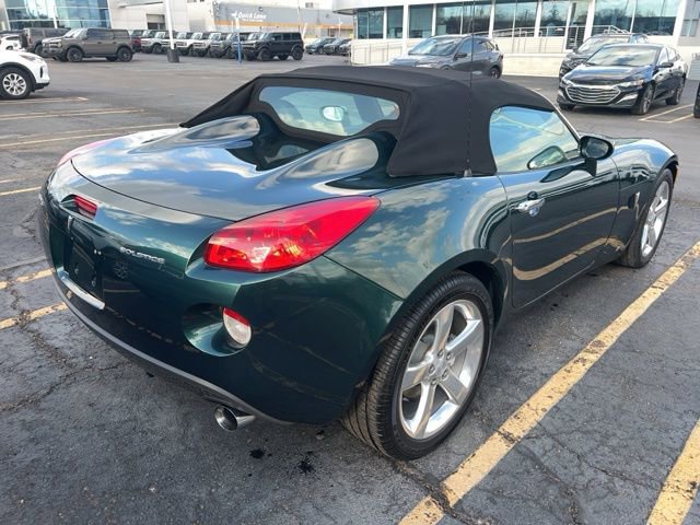 Used 2006 Pontiac Solstice Convertible w/ Premium Package image 3