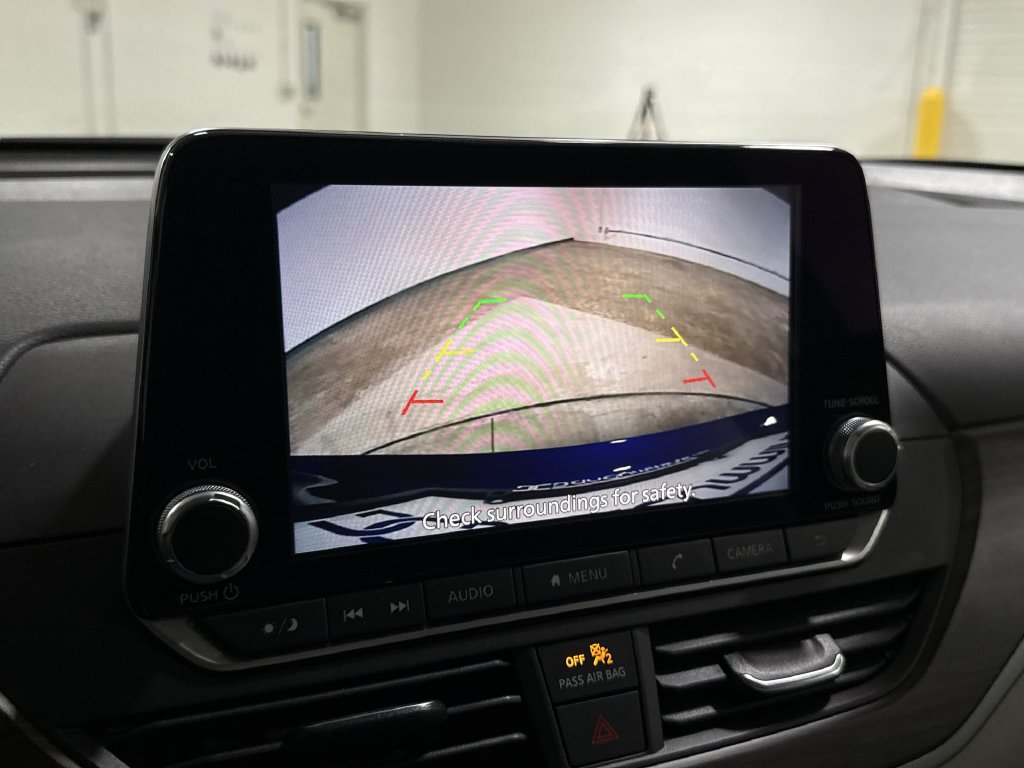 Used 2025 Nissan Altima 2.5 SV FWD image 15