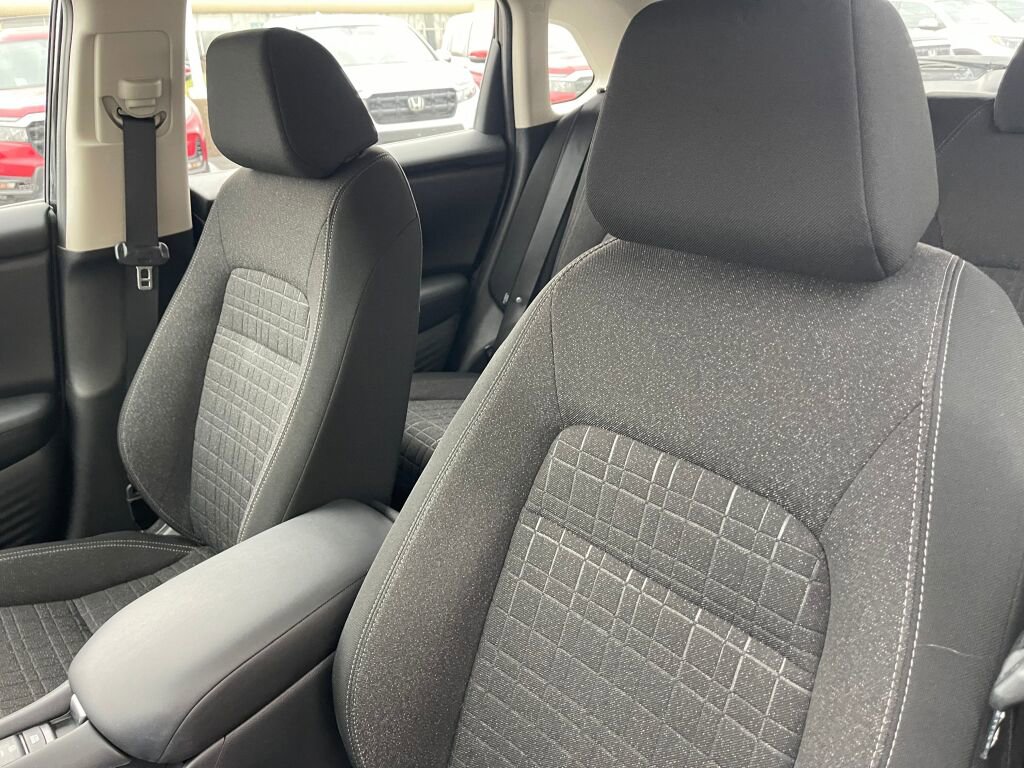 Certified 2023 Honda HR-V LX image 6