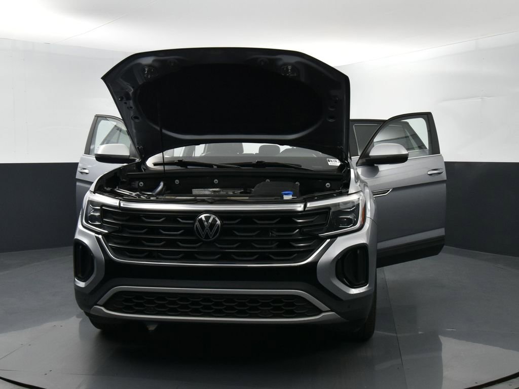Used 2024 Volkswagen Atlas Cross Sport SE image 43