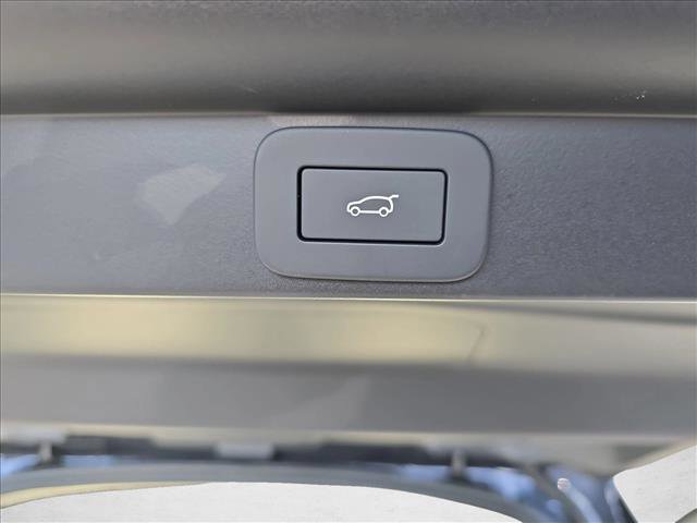 New 2025 Land Rover Range Rover Long Wheelbase SE image 15