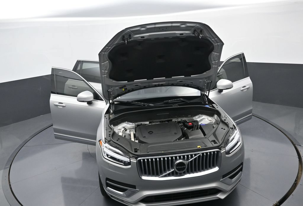 Used 2024 Volvo XC90 B6 Plus AWD/4WD image 39