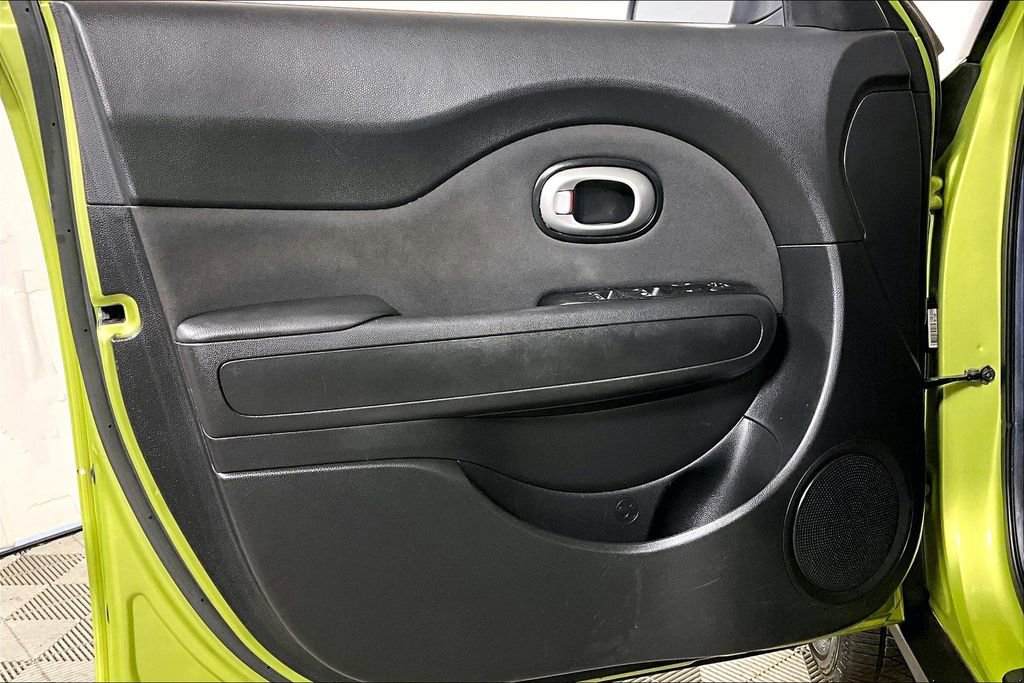 Used 2017 Kia Soul + image 21