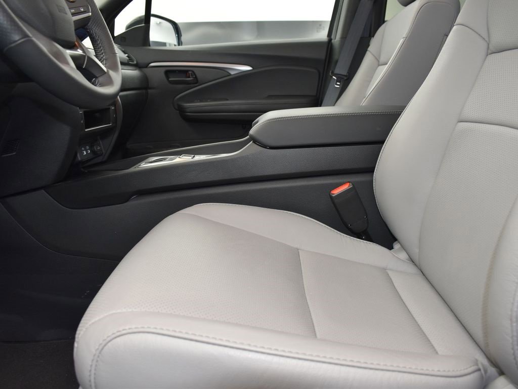 Used 2025 Honda Passport EX-L image 13