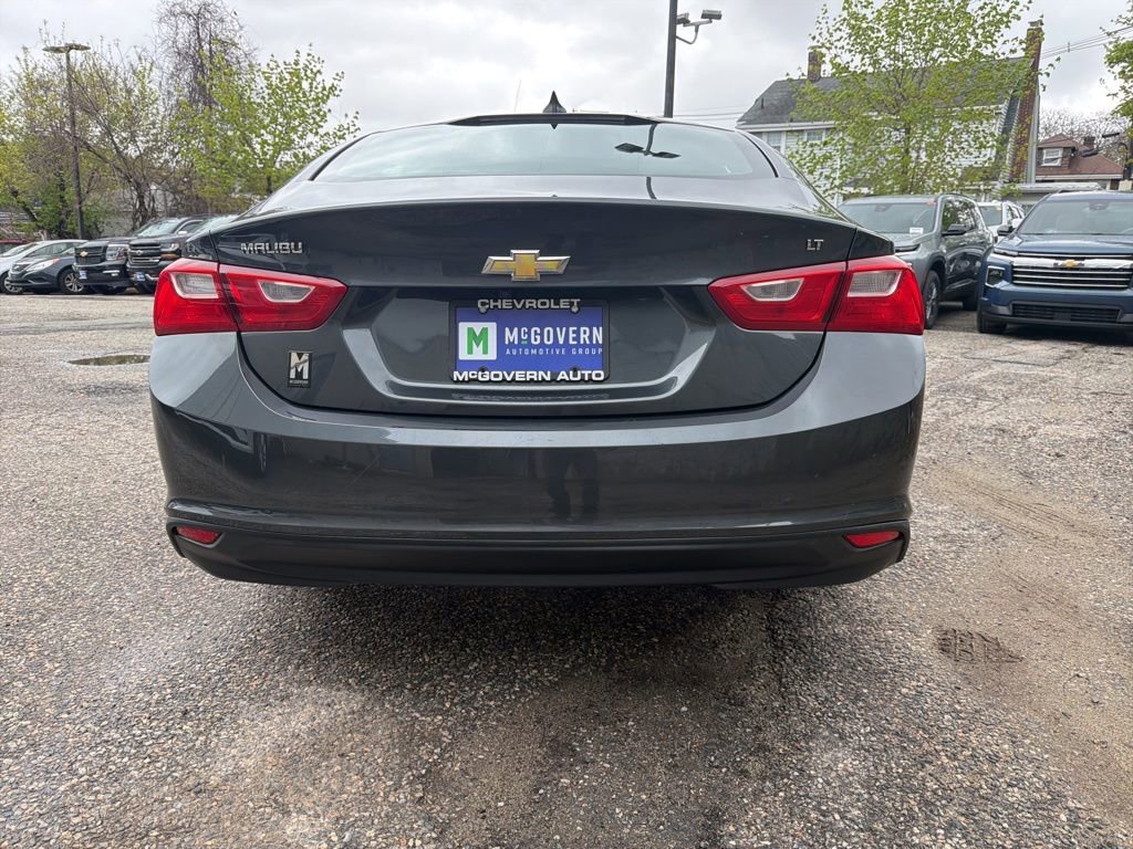 Used 2018 Chevrolet Malibu LT FWD image 4
