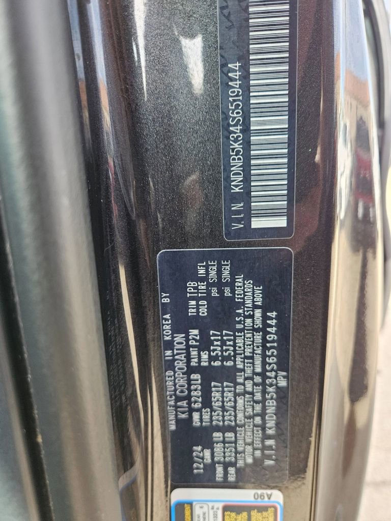 Used 2025 Kia Carnival image 28