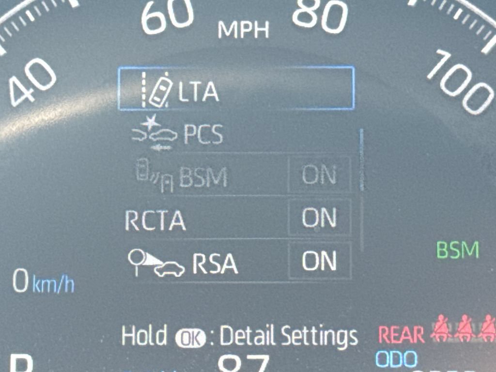 Used 2025 Toyota RAV4 XLE AWD/4WD image 18