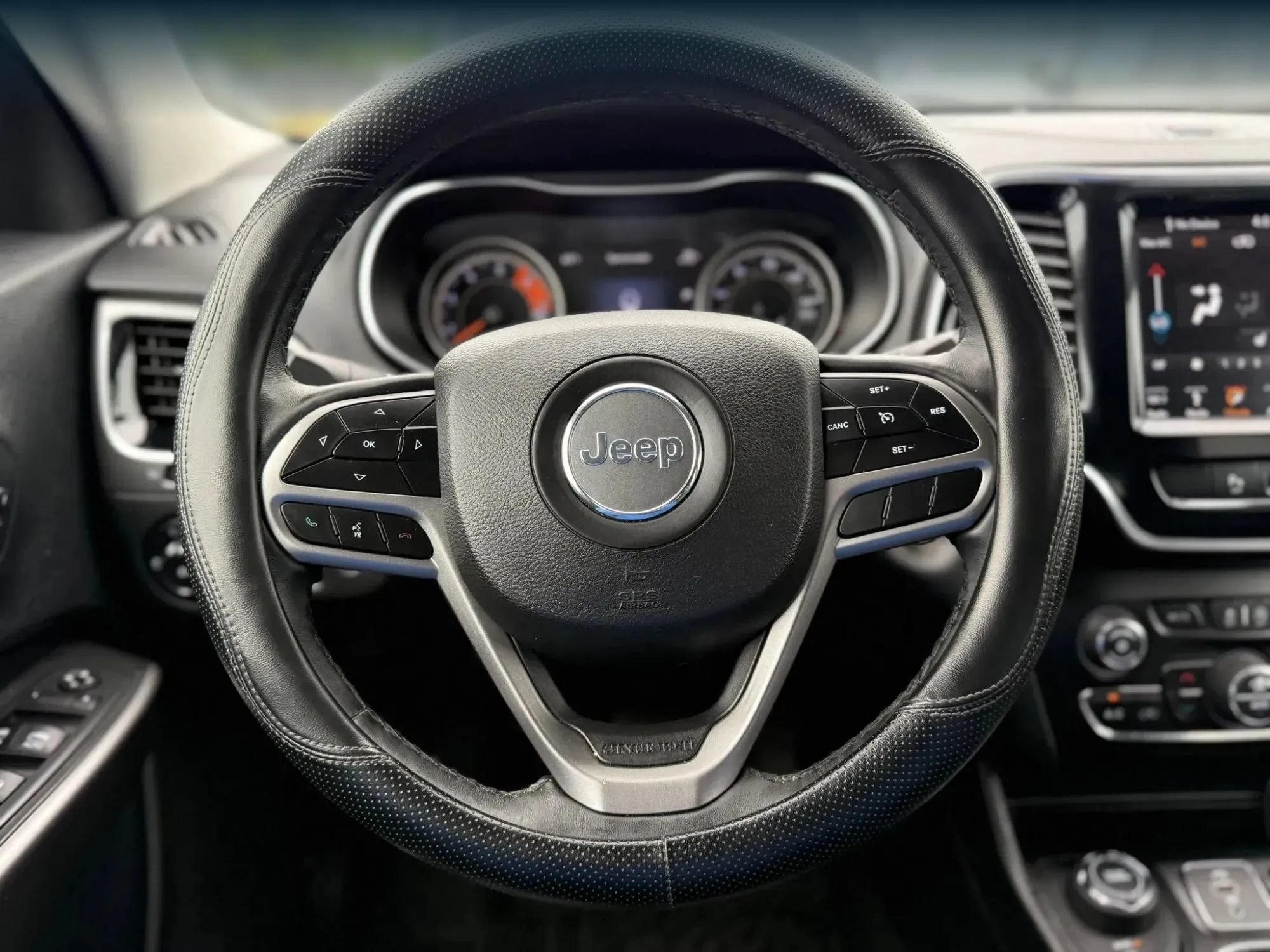 Used 2019 Jeep Cherokee Limited AWD/4WD image 24