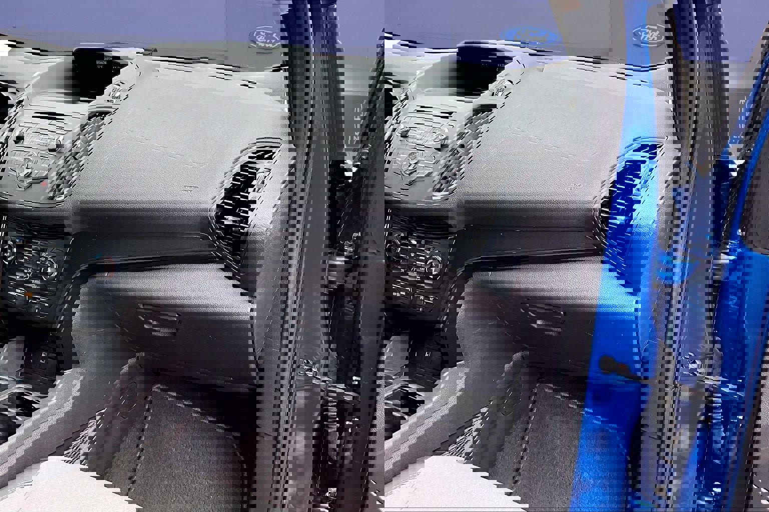 Used 2017 Ford Escape SE w/ SE Sport Appearance Package FWD image 25