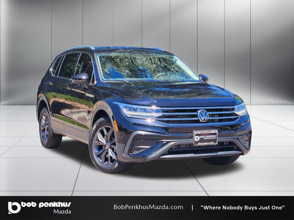 Used 2023 Volkswagen Tiguan SE FWD image 1