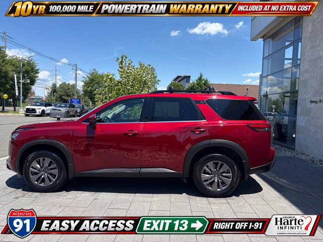 Used 2023 Nissan Pathfinder SV w/ SV Premium Package AWD/4WD image 4
