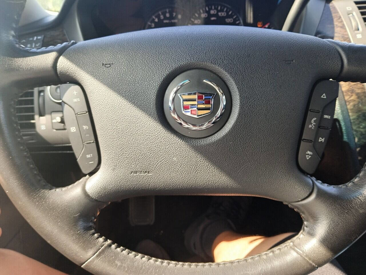 Used 2011 Cadillac DTS Limousine image 6