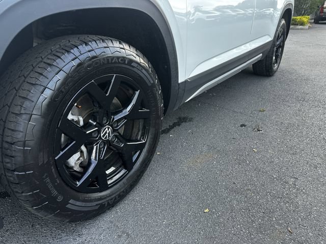 Used 2024 Volkswagen Atlas Peak Edition SE AWD/4WD image 12
