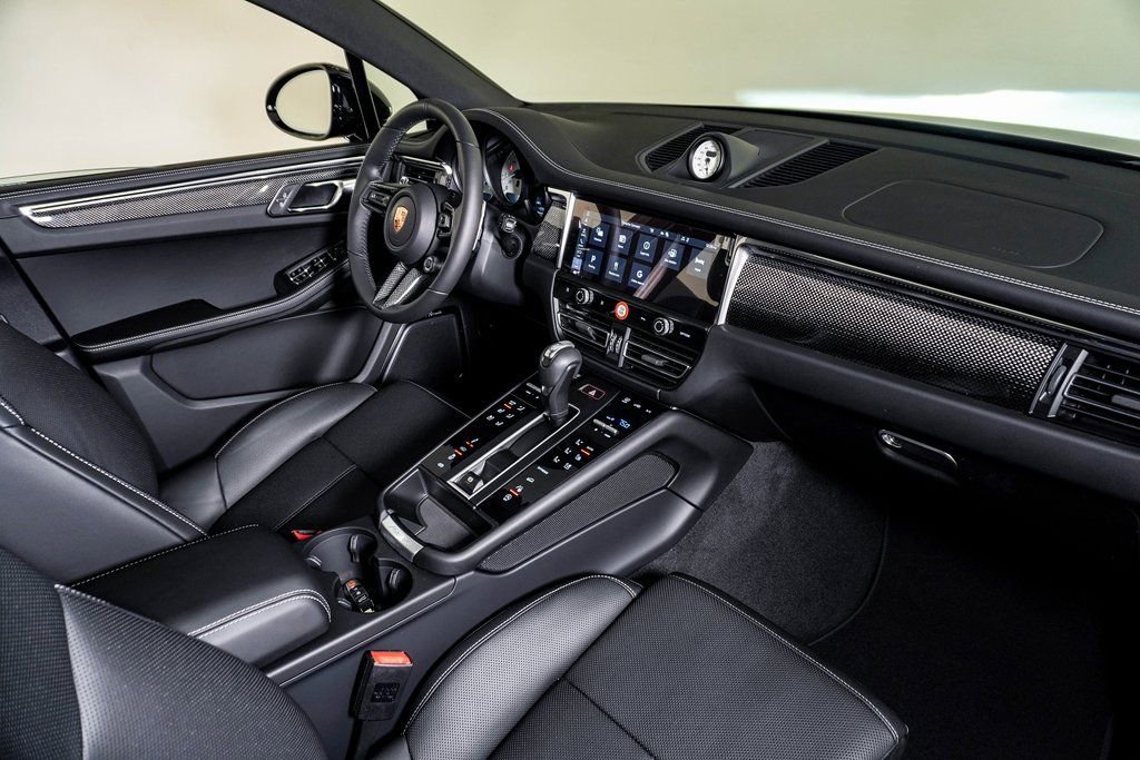 New 2026 Porsche Macan GTS image 14