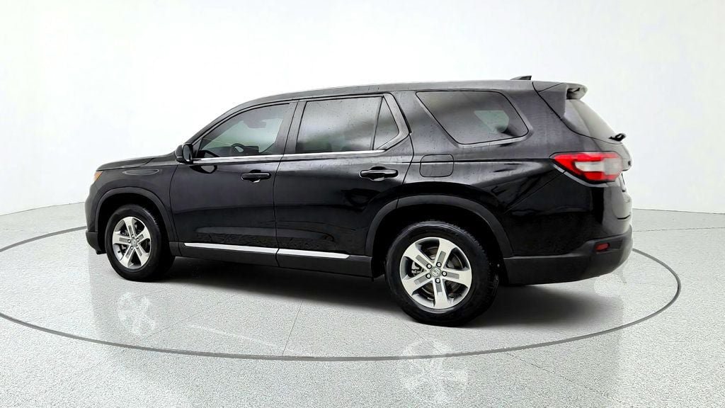 Used 2023 Honda Pilot EX-L image 7