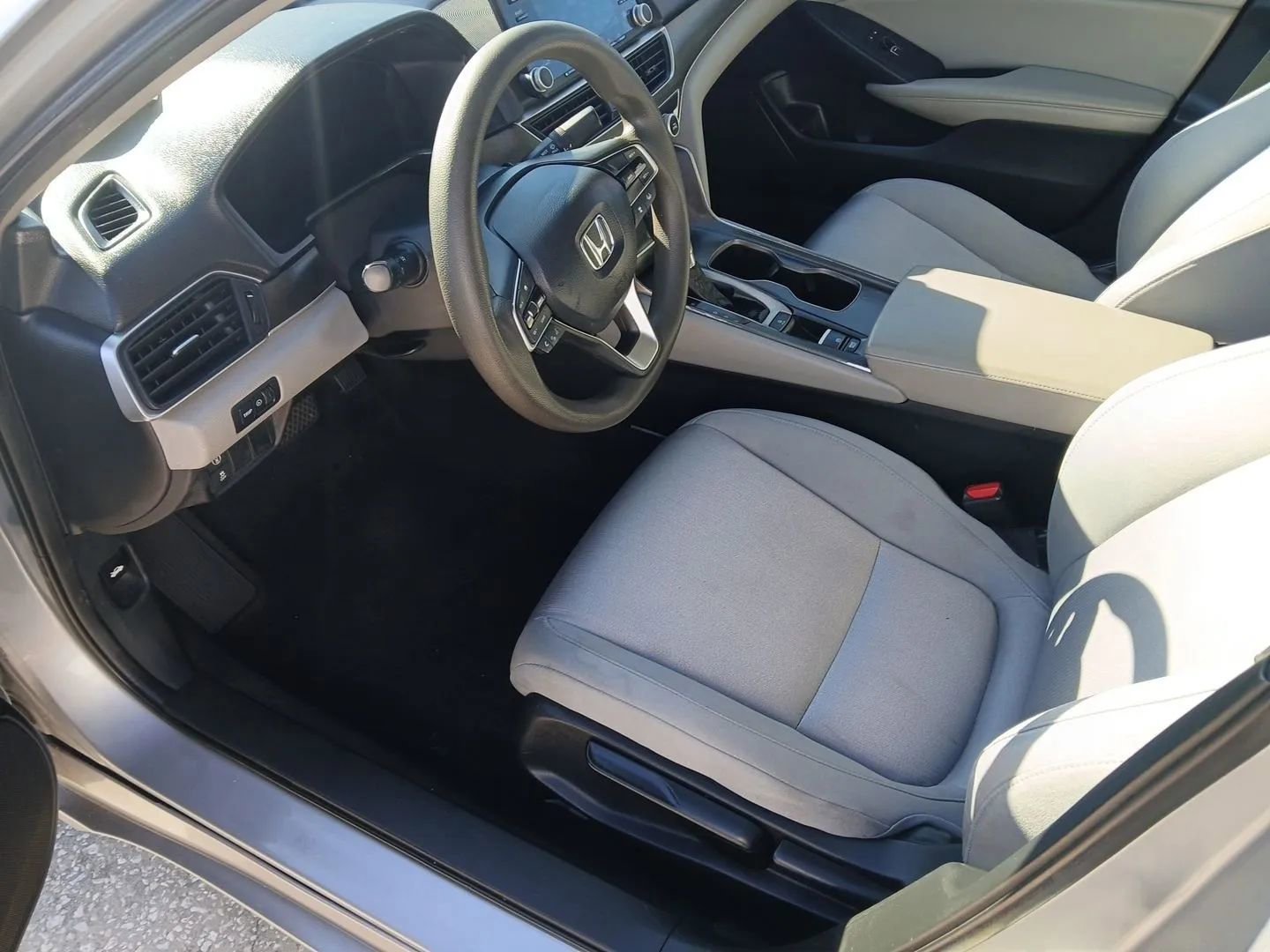 Used 2020 Honda Accord LX image 7