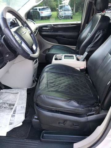 Used 2011 Chrysler Town & Country Touring-L w/ Entertainment Group #2 FWD image 13