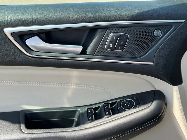 Used 2024 Ford Edge Titanium image 37