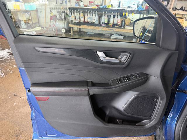 Certified 2023 Ford Escape ST-Line w/ Tech Pack #1 AWD/4WD image 33