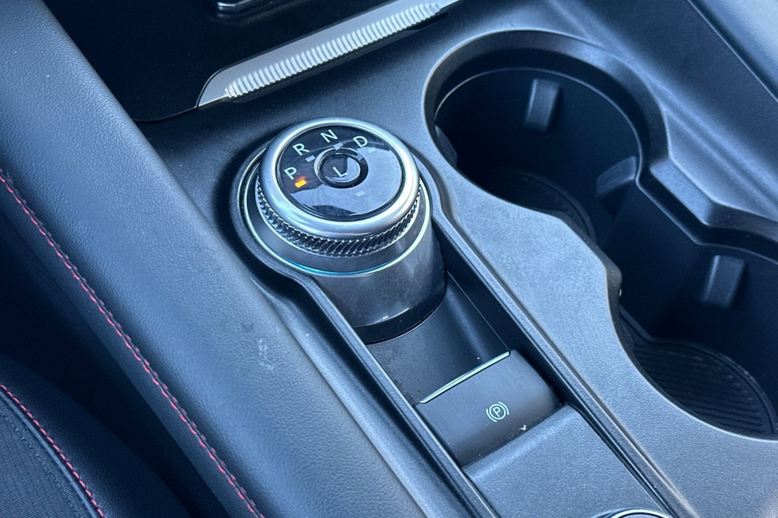 Used 2025 Ford Explorer ST-Line w/ ST-Line Street Pack image 21