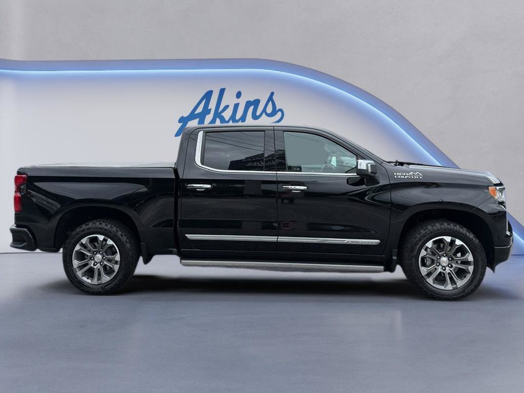 Used 2025 Chevrolet Silverado 1500 High Country AWD/4WD image 7
