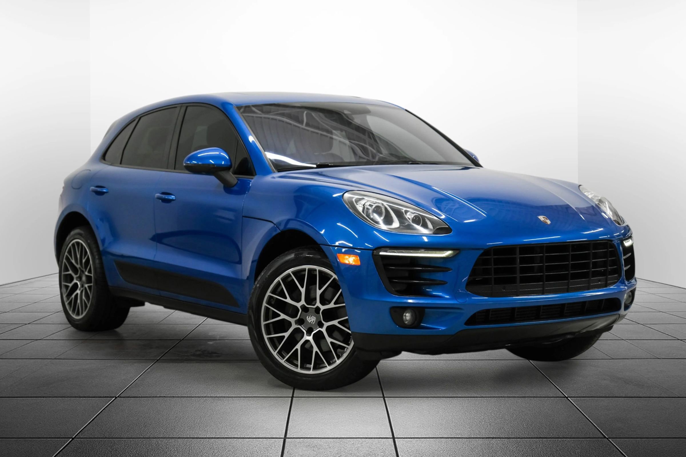 Used 2017 Porsche Macan AWD/4WD image 7