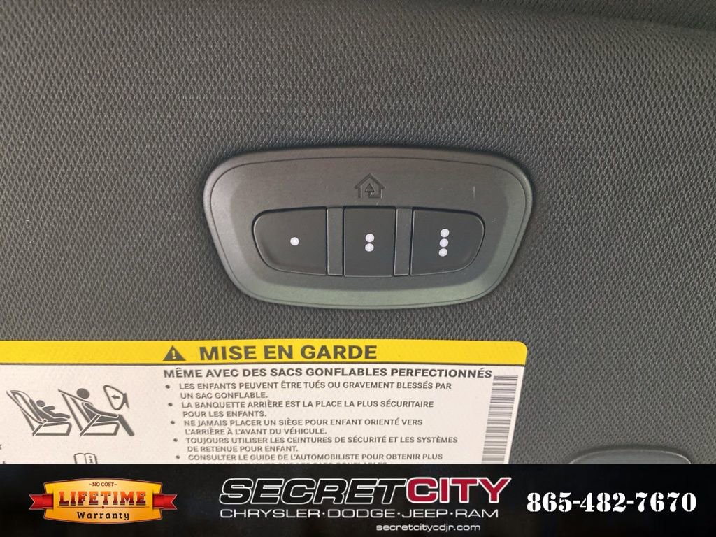 New 2026 Chrysler Pacifica Select image 21