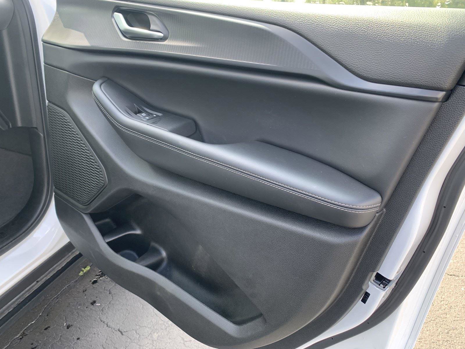 Used 2024 Jeep Grand Cherokee L Altitude image 11