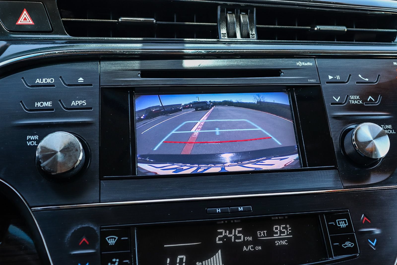 Used 2015 Toyota Avalon XLE FWD image 29