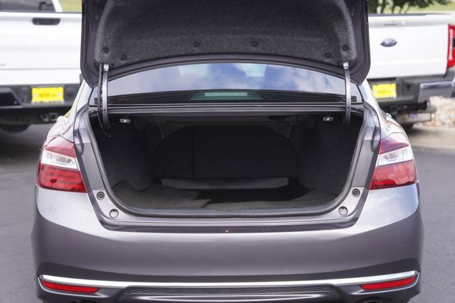 Used 2016 Honda Accord Sport image 31