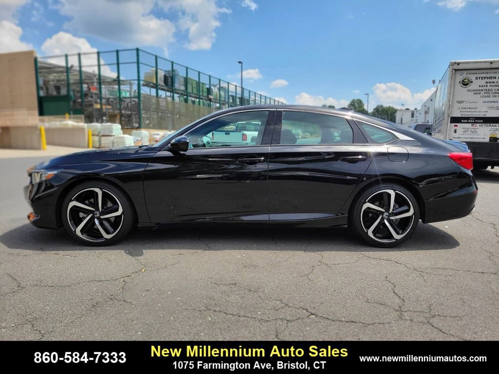 Used 2022 Honda Accord Sport image 2