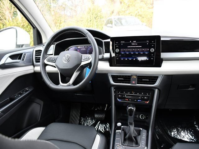 New 2026 Volkswagen Taos SEL AWD/4WD image 21
