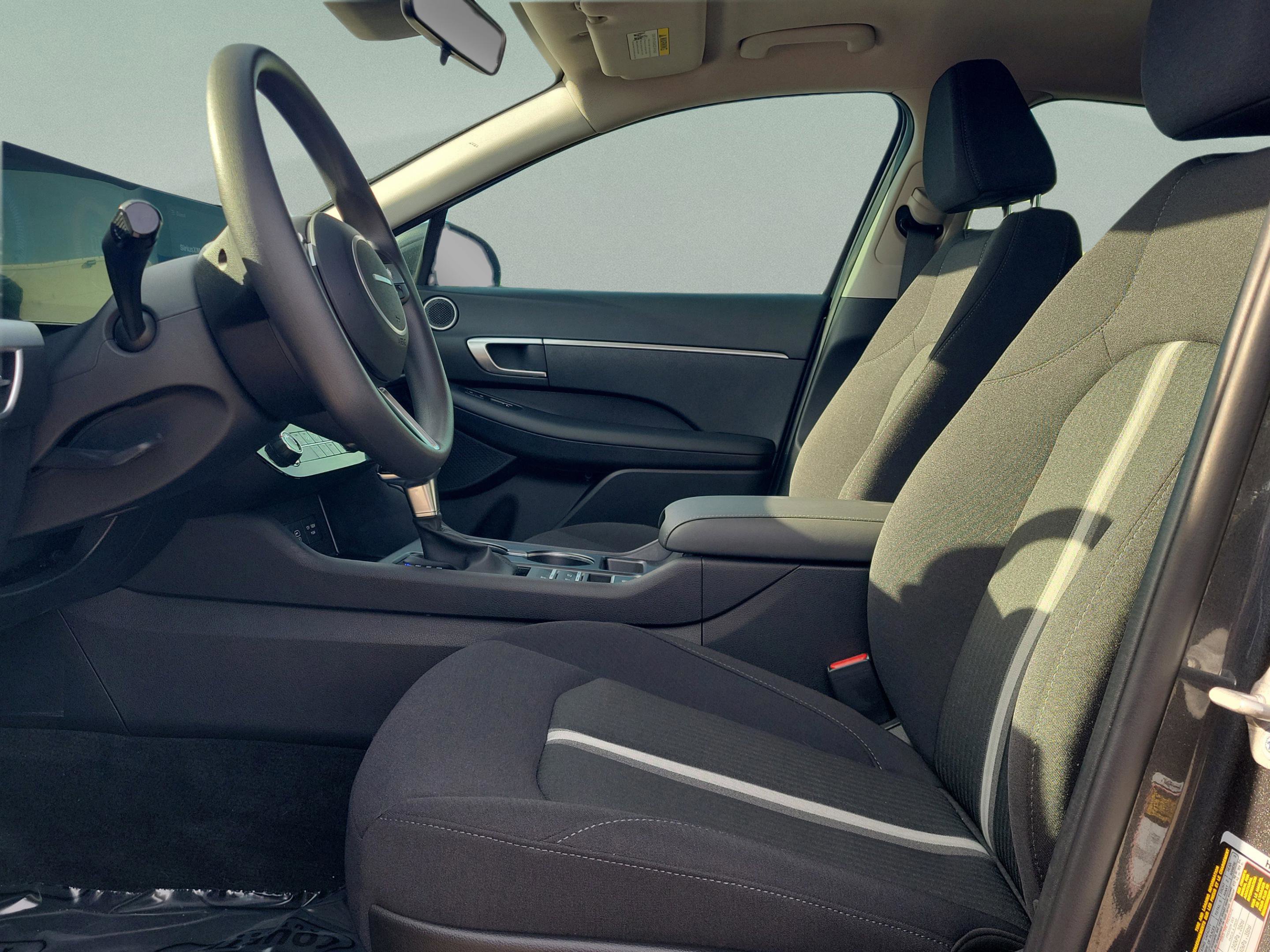 Used 2025 Hyundai Sonata SE image 18