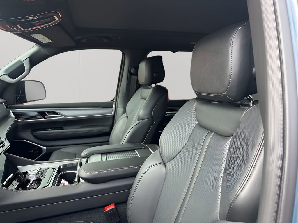 New 2026 Jeep Grand Wagoneer L Limited AWD/4WD image 29