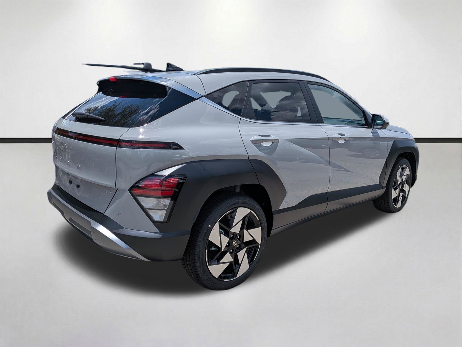 New 2026 Hyundai Kona Limited FWD image 4