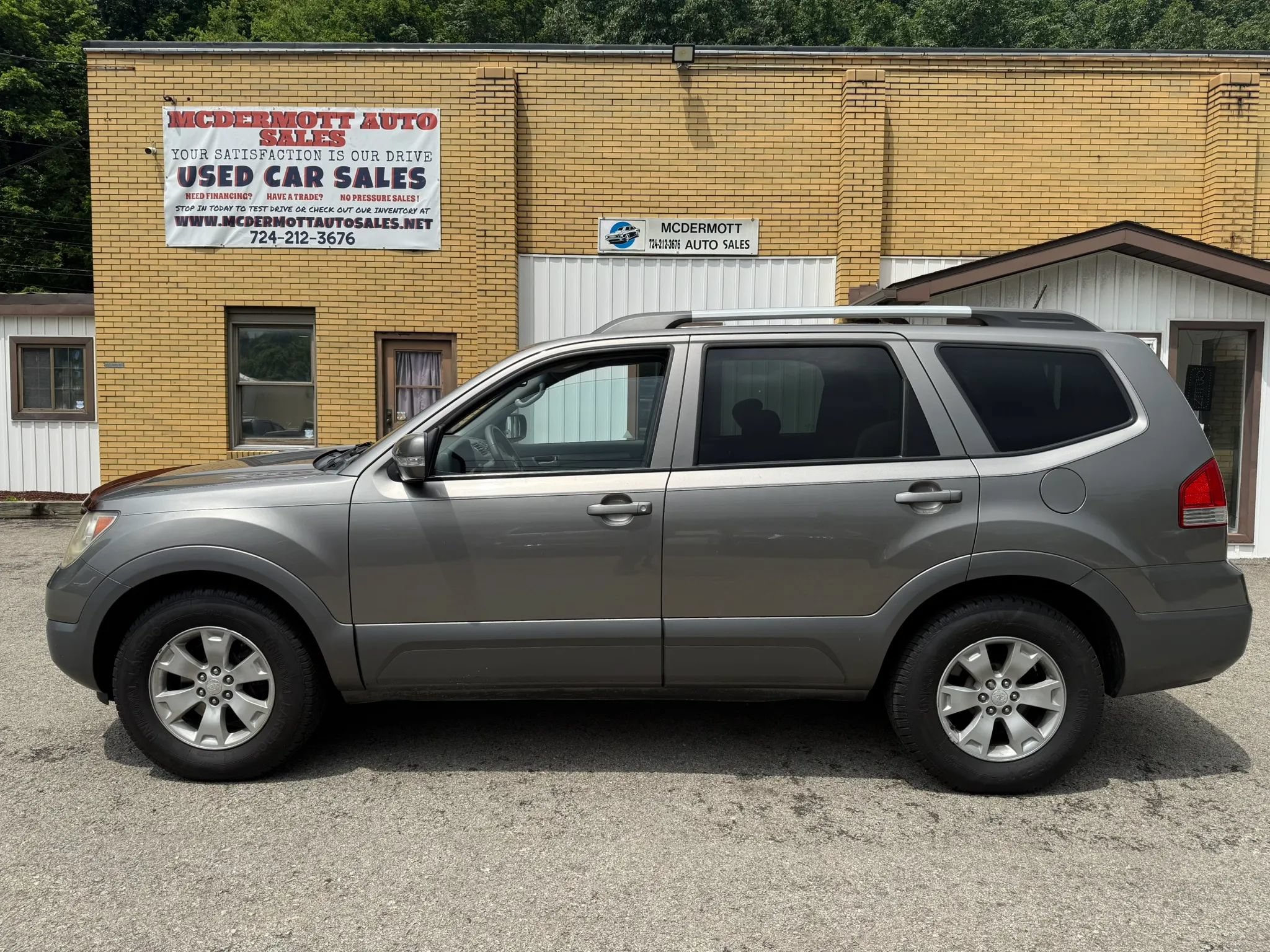 Used 2009 Kia Borrego EX AWD/4WD image 2