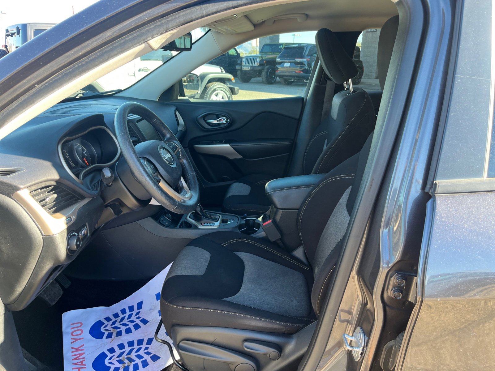 Used 2018 Jeep Cherokee Latitude image 14