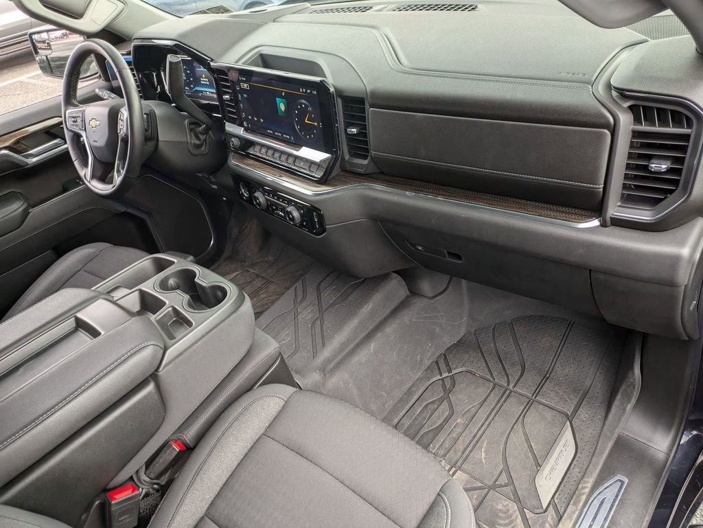 Used 2023 Chevrolet Silverado 1500 LT image 24