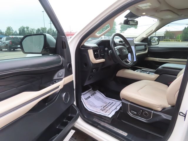 Used 2024 Ford Expedition Platinum AWD/4WD image 18