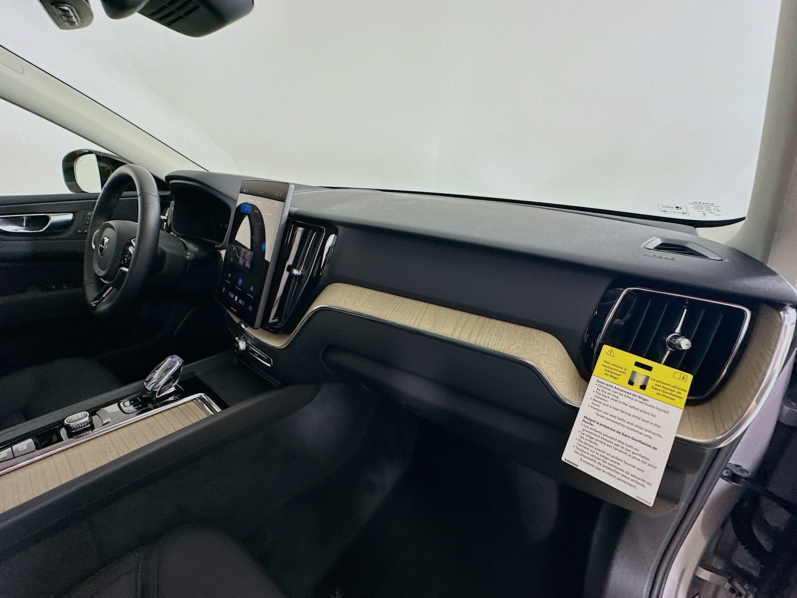 Used 2026 Volvo XC60 B5 Plus w/ Protection Package Premier AWD/4WD image 44