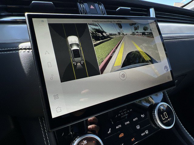 New 2025 Jaguar F-PACE R-Dynamic S image 31