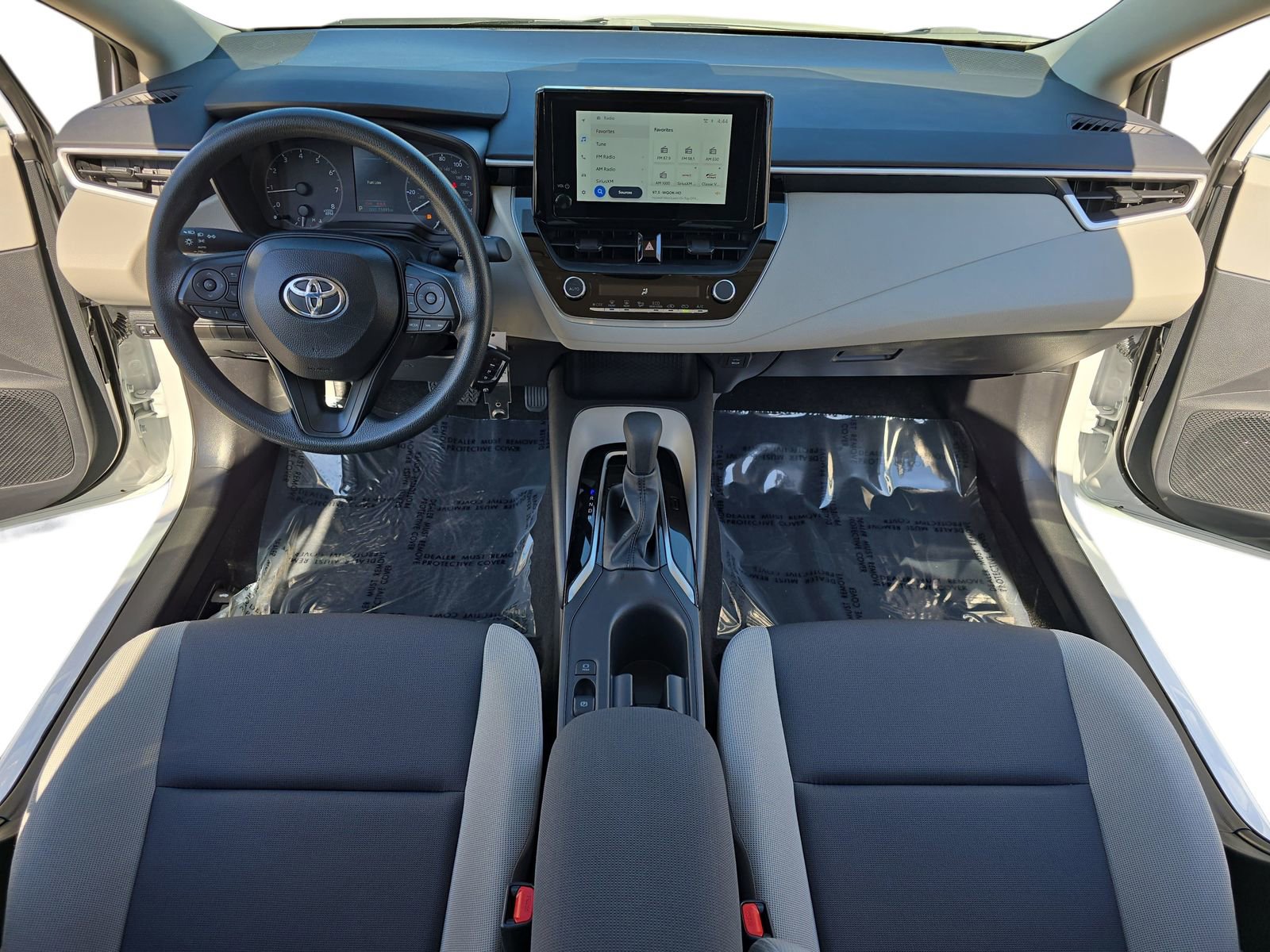 Used 2025 Toyota Corolla LE FWD image 9