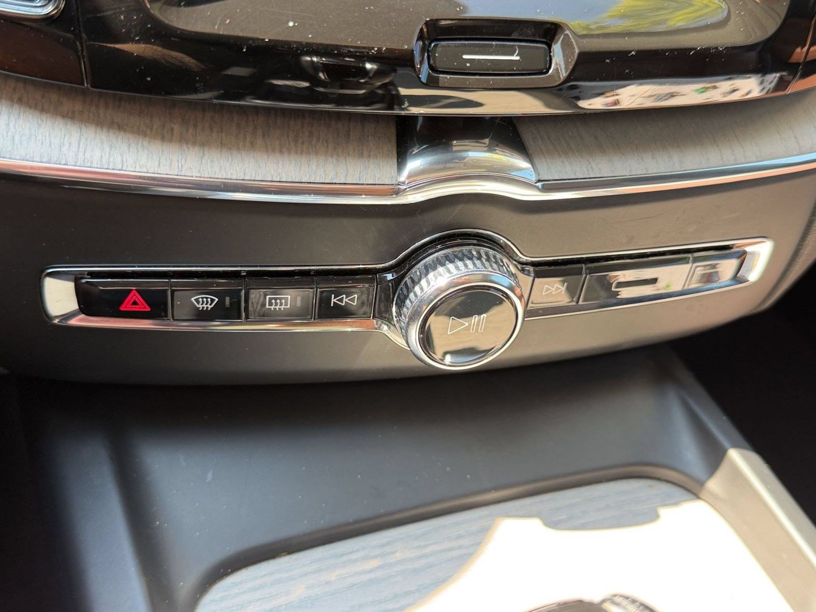 Used 2019 Volvo XC60 T5 Inscription w/ Protection Package Premier FWD image 17